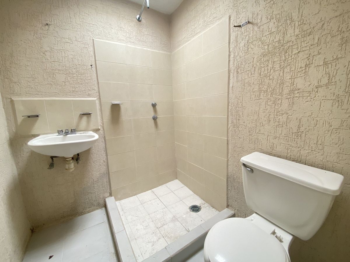 13 of 15: Baño completo
