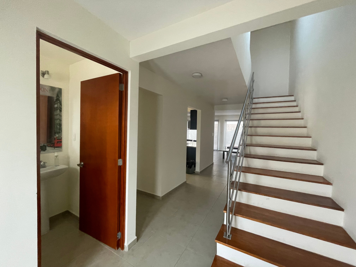 2 of 18: hall de entrada