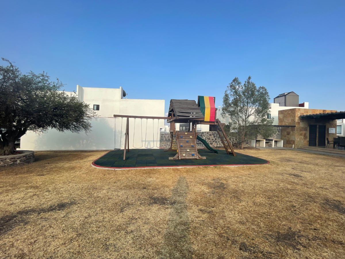 18 of 18: juegos infantiles