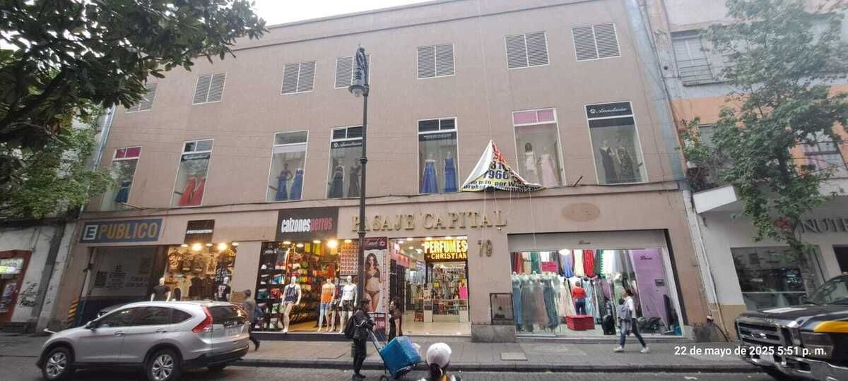 3 de 7: La Plaza cuenta con 3 ingresos