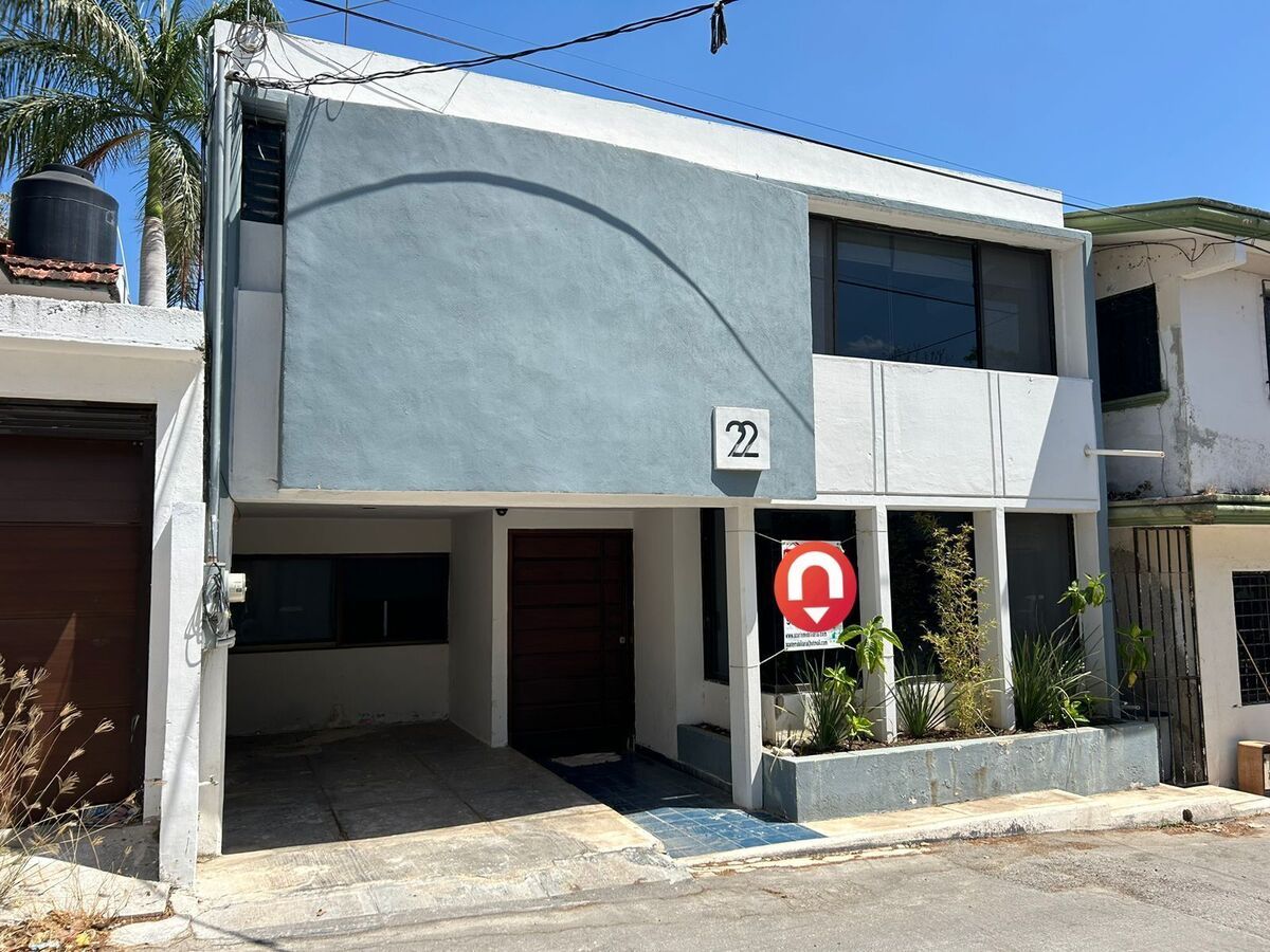 1 of 14: Fachada