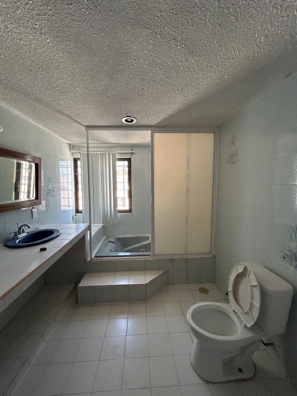 9 of 14: baño principal