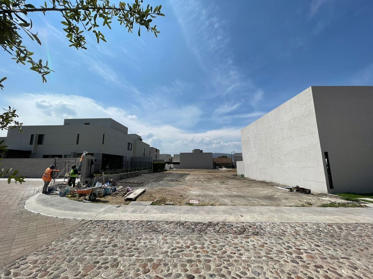 Venta de terreno en Lomas del Campanario Norte - foto 2