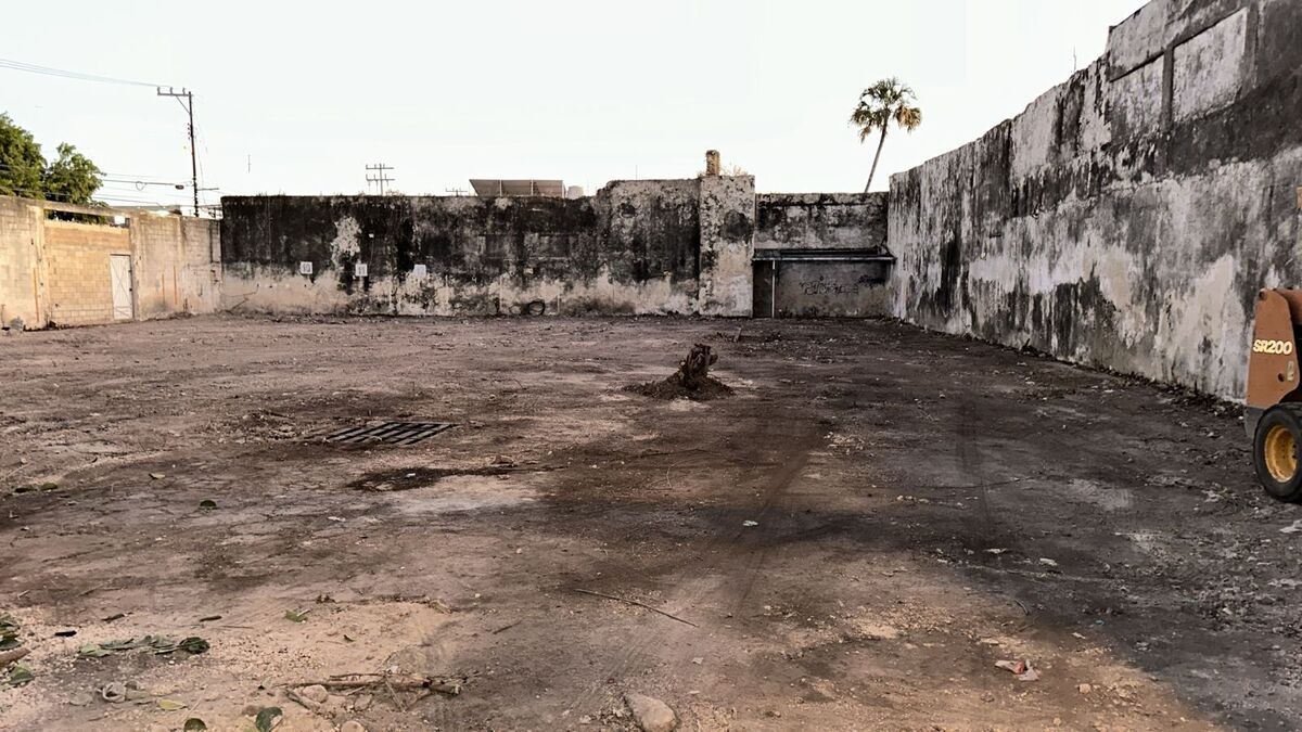 Terreno Comercial en Venta en Esquina. Colonia Centro, Mérida - foto 1