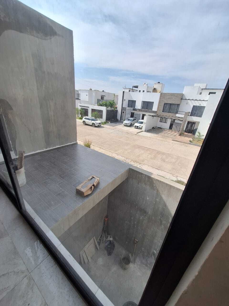 12 of 18