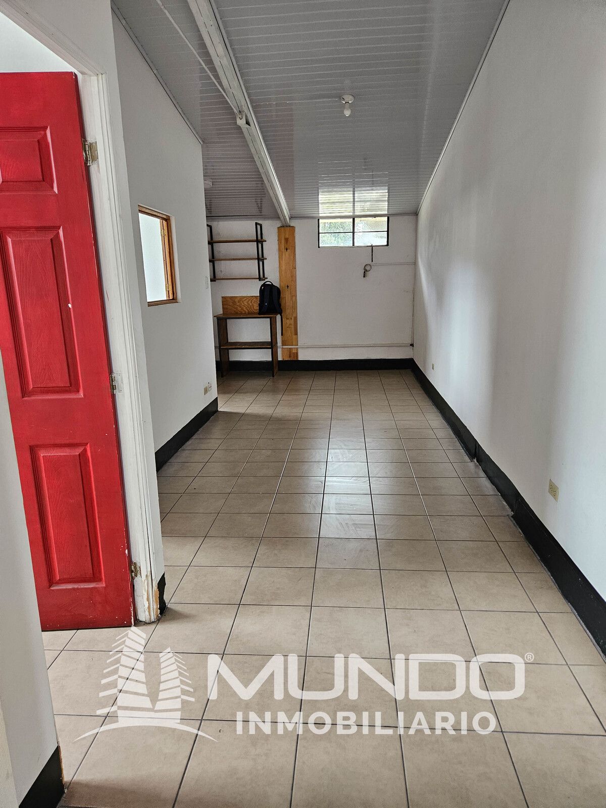 1 de 10: Vista de la entrada principal