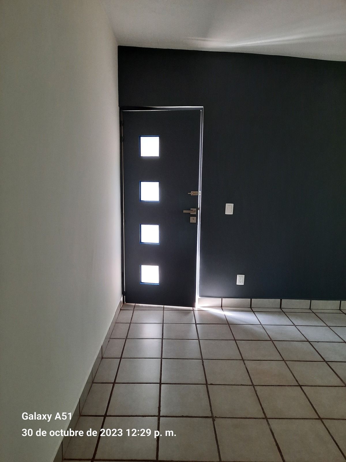 1 de 18: Entrada al departamento