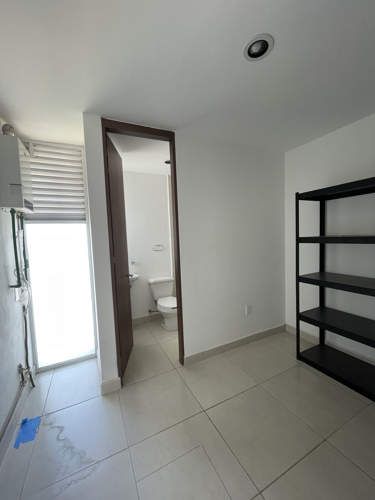 6 of 19: Habitación servicio planta baja  con baño completo
