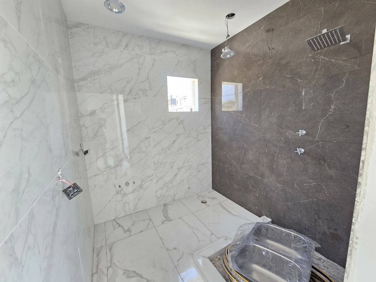 7 de 15: BAÑO COMPLETO DE HABITACION PLANTA BAJA