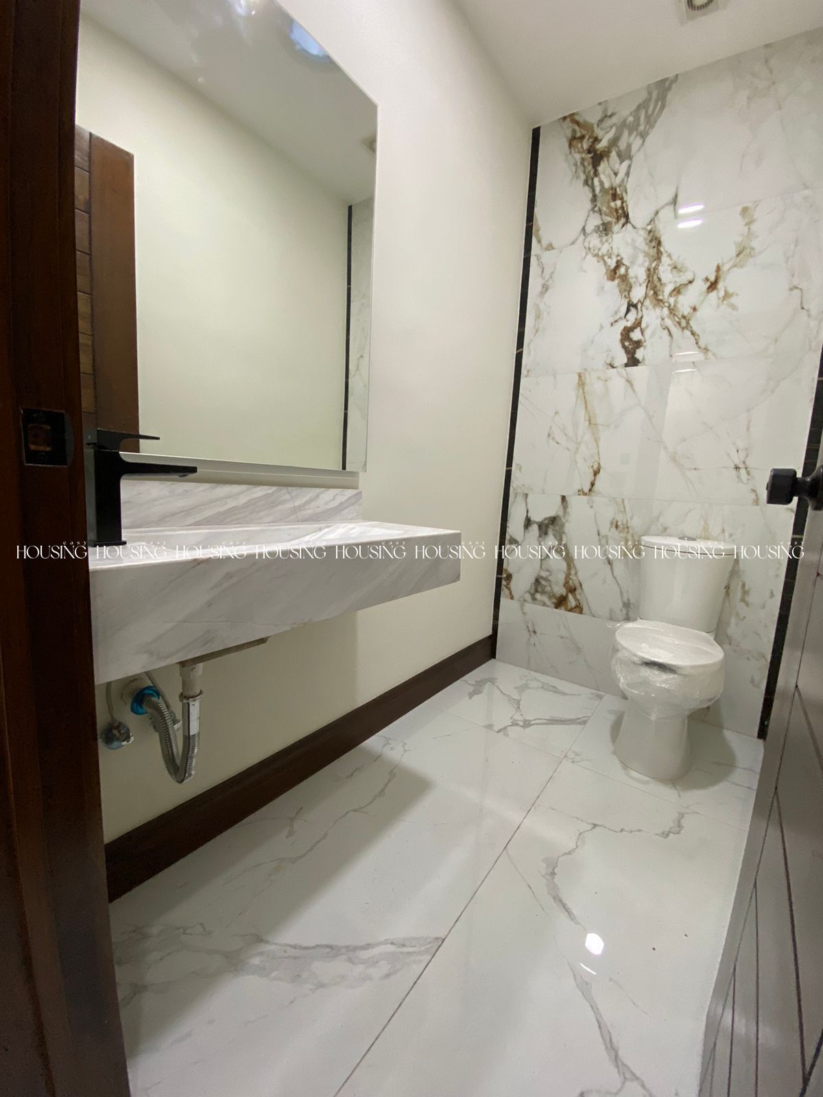 4 of 29: Baño