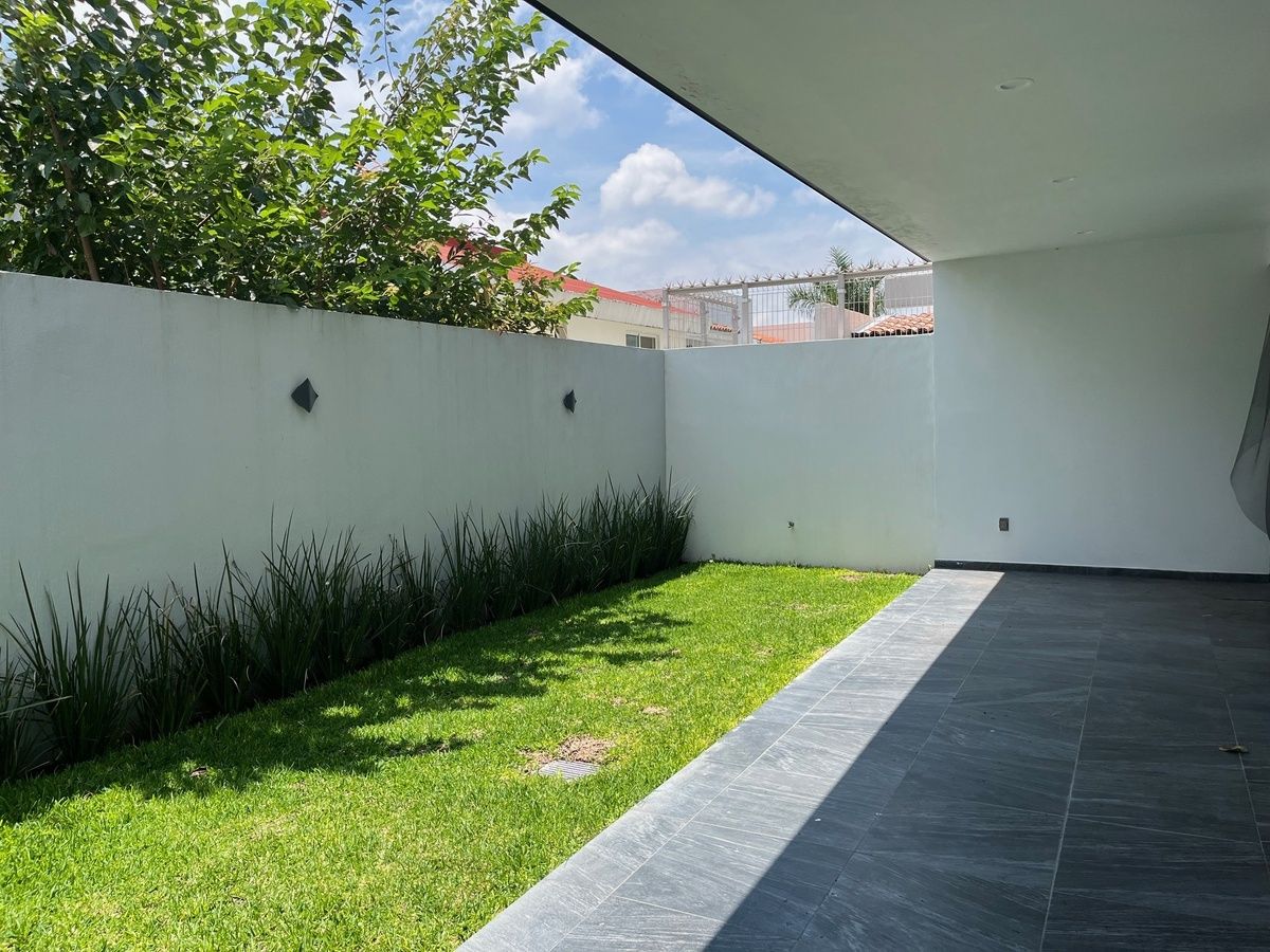 7 de 41: jardín y terraza