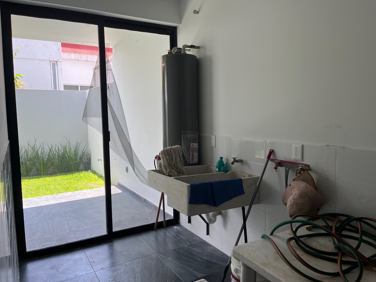 13 of 40: cuarto de lavado