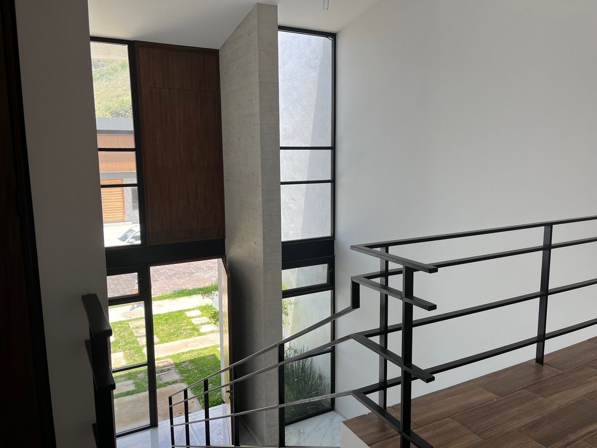 31 de 41: gran ventanal y doble altura