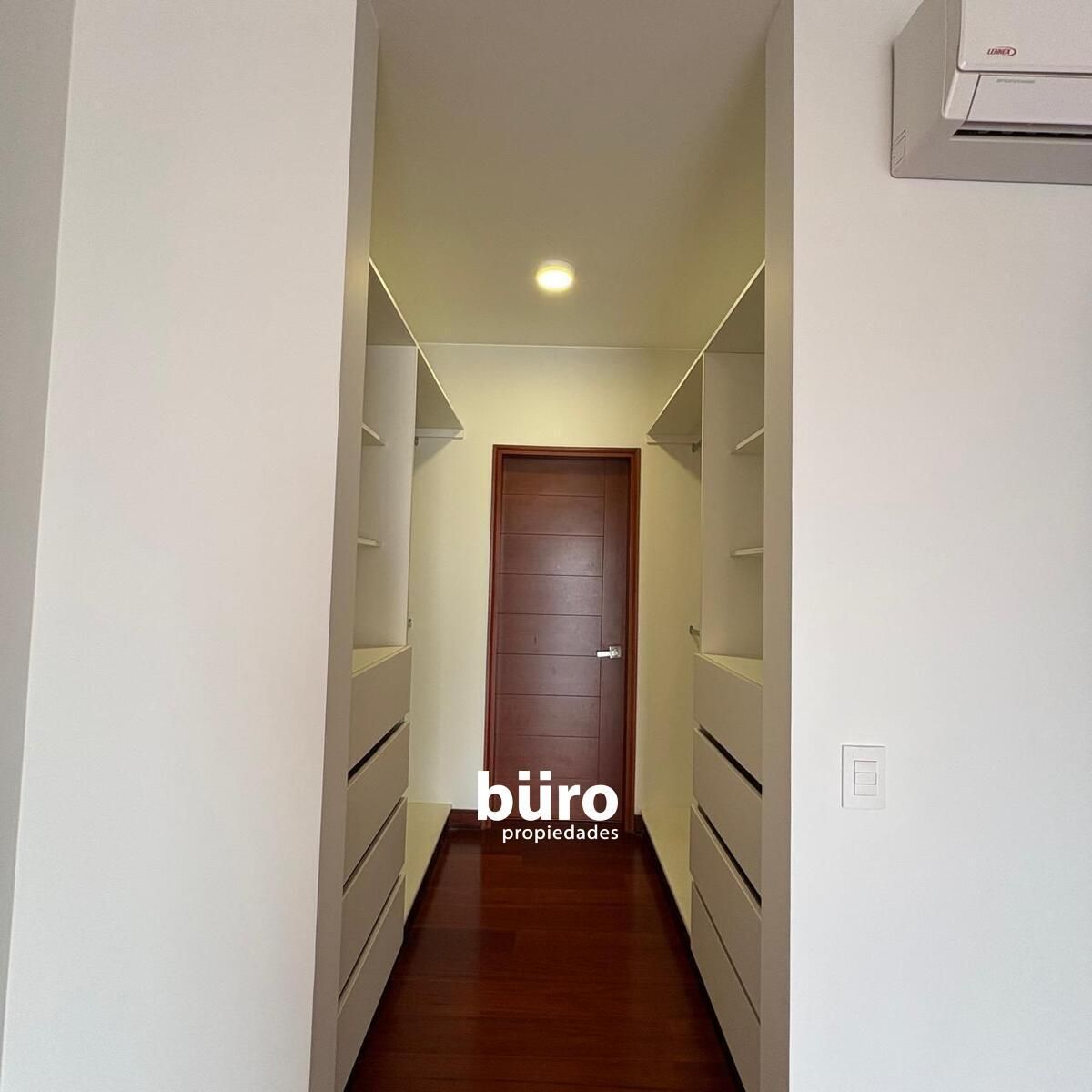 6 de 18: walk in closet