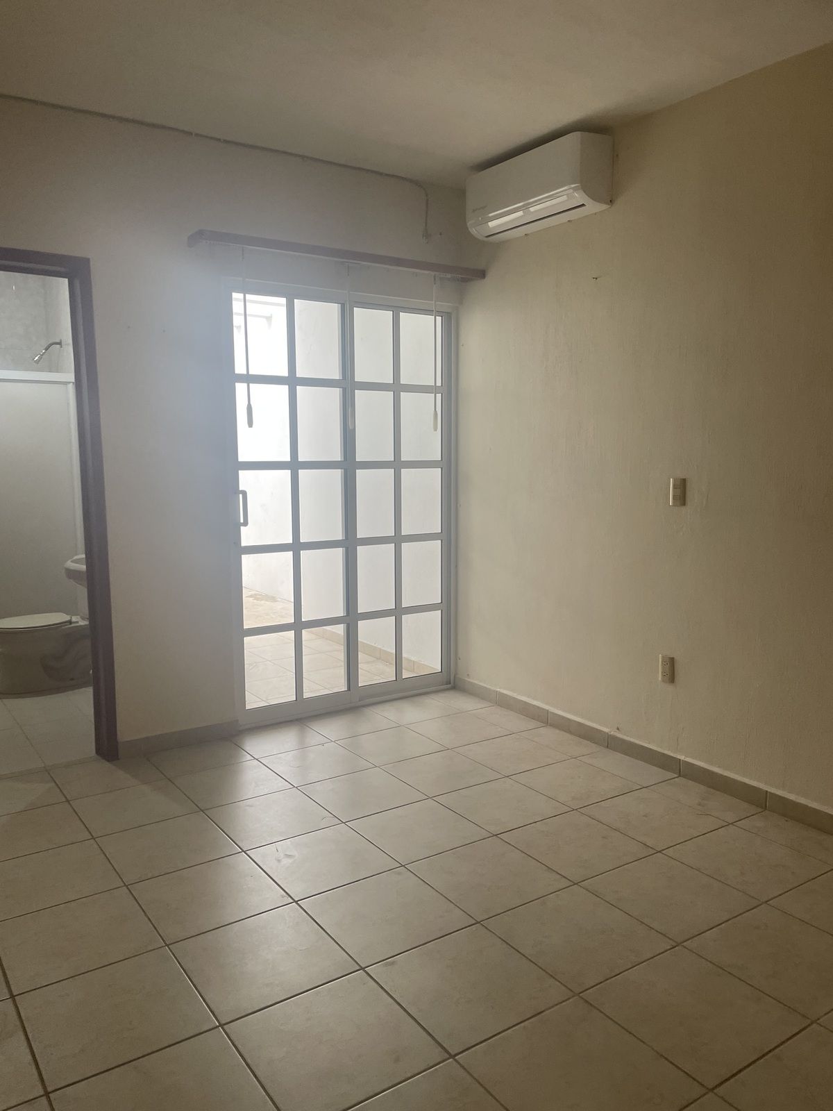 8 of 8: Baño de la recámara principal