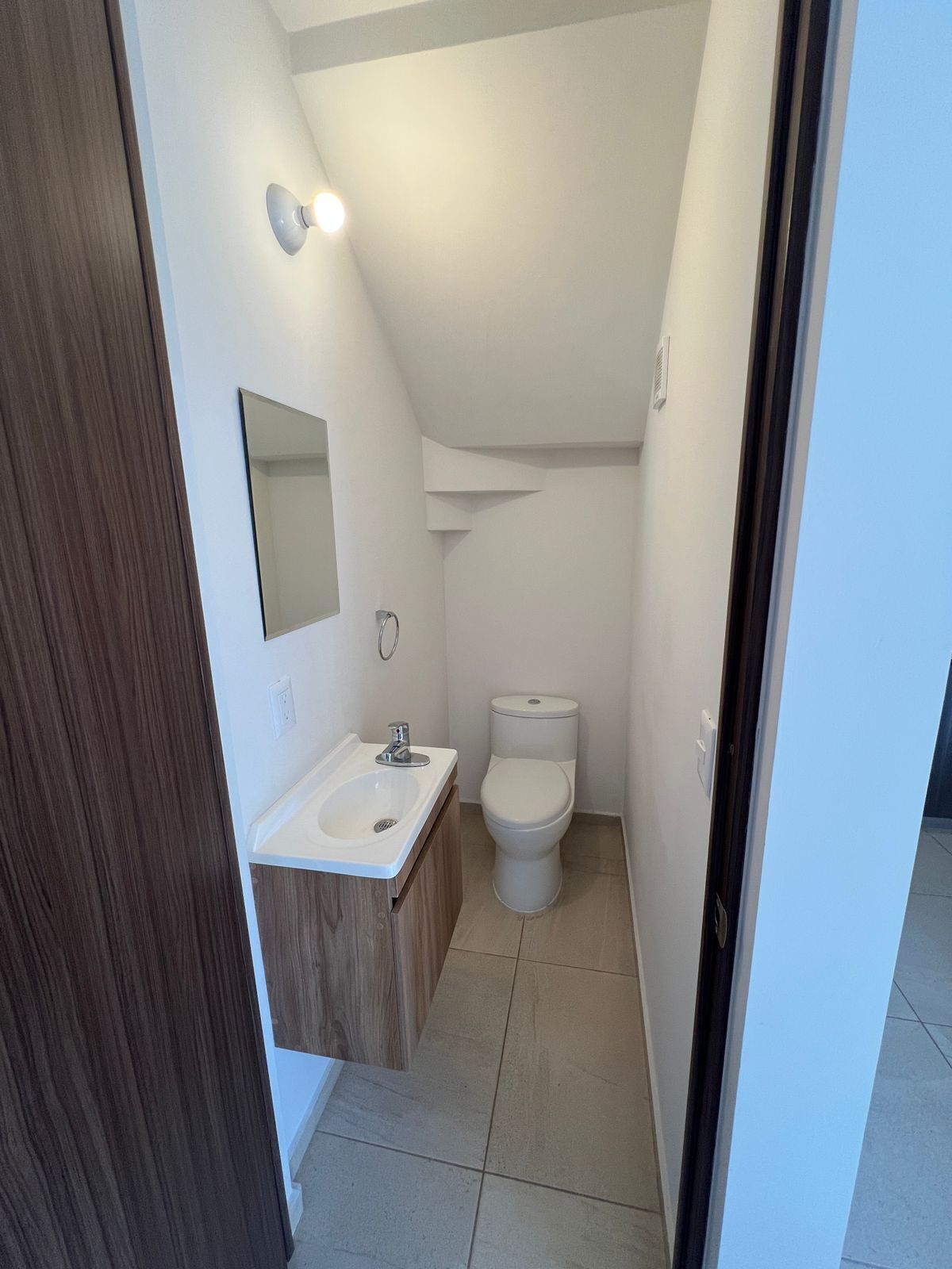 8 de 14: Baño Visitas
