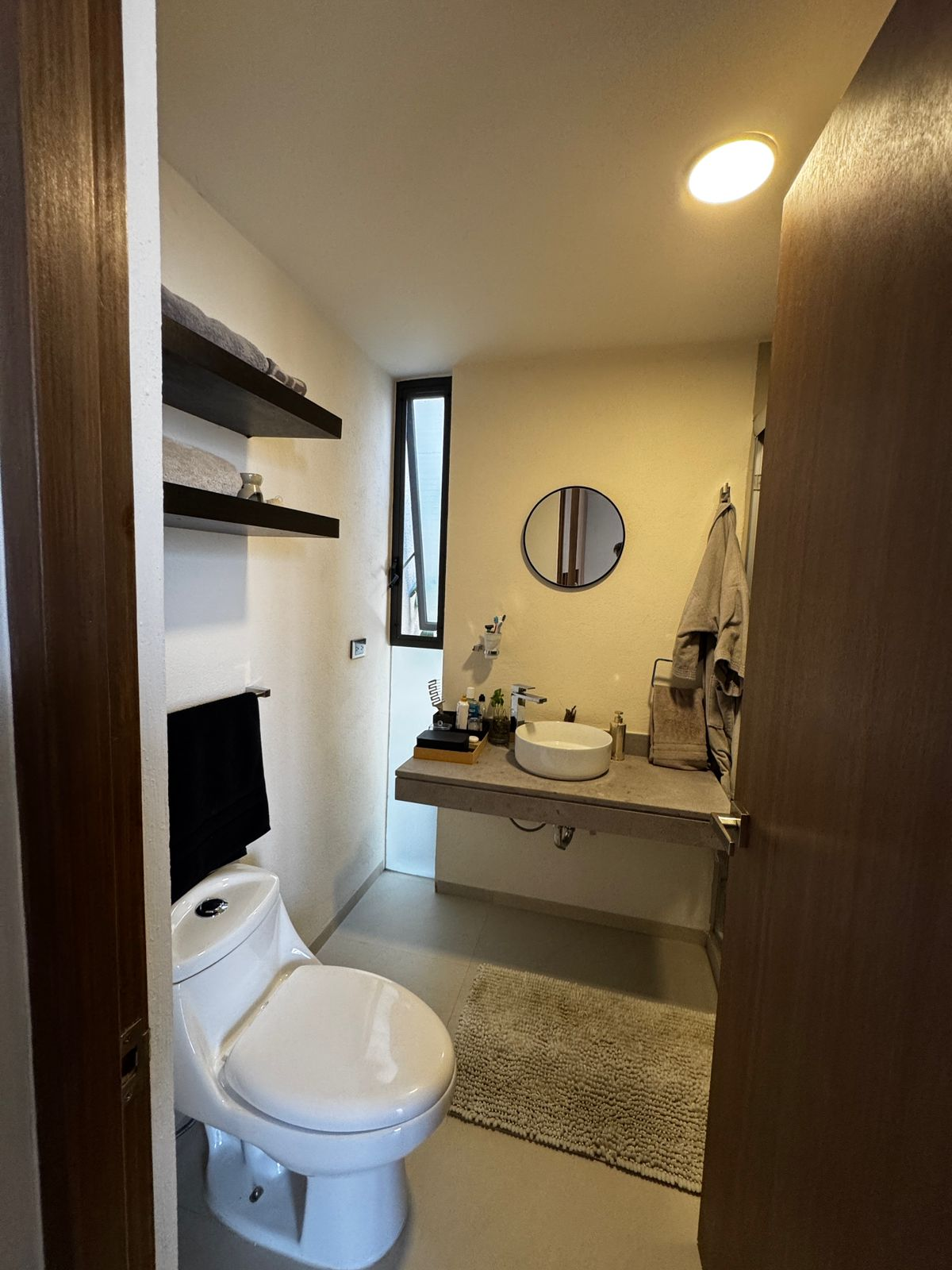 10 of 16: Baño con acabados de lujo