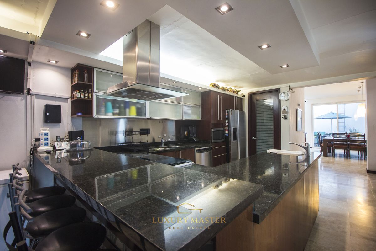 3 de 34: Casa en Las Fuentes en Venta Cocina
