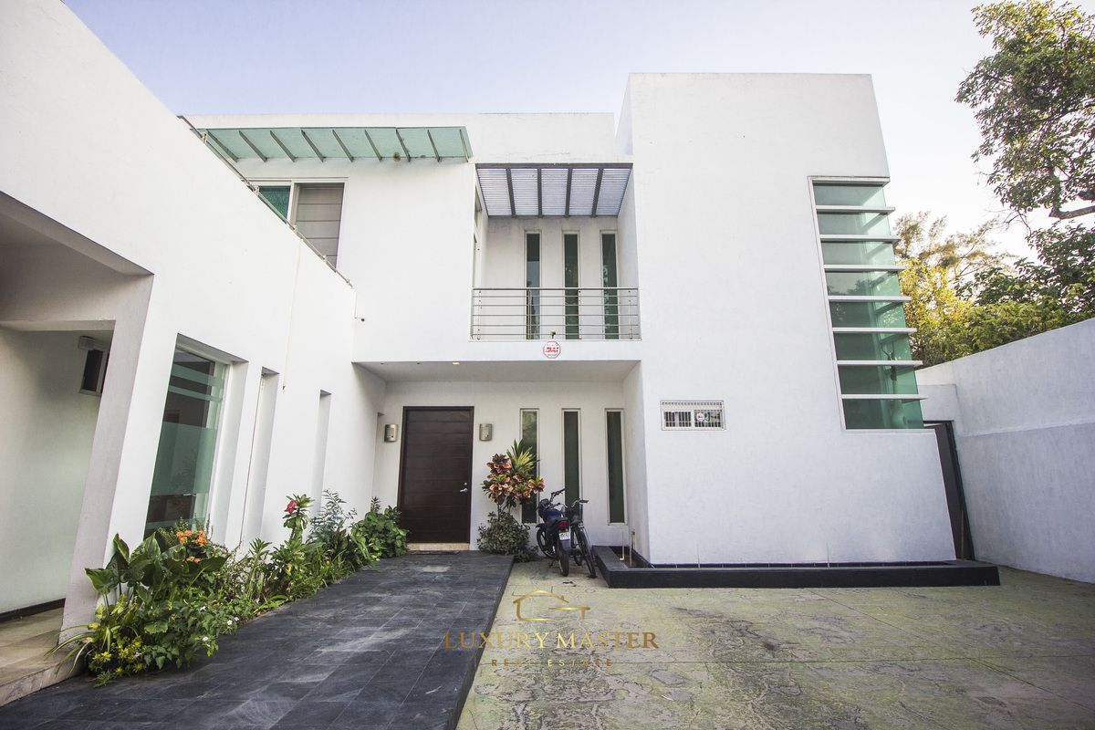 1 de 34: Casa en Las Fuentes en Venta