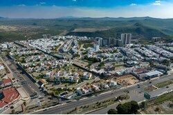 Renta local comercial en Cañadas del lago, Corregidora. Querétaro