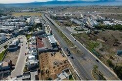 Renta local comercial en Cañadas del lago, Corregidora. Querétaro