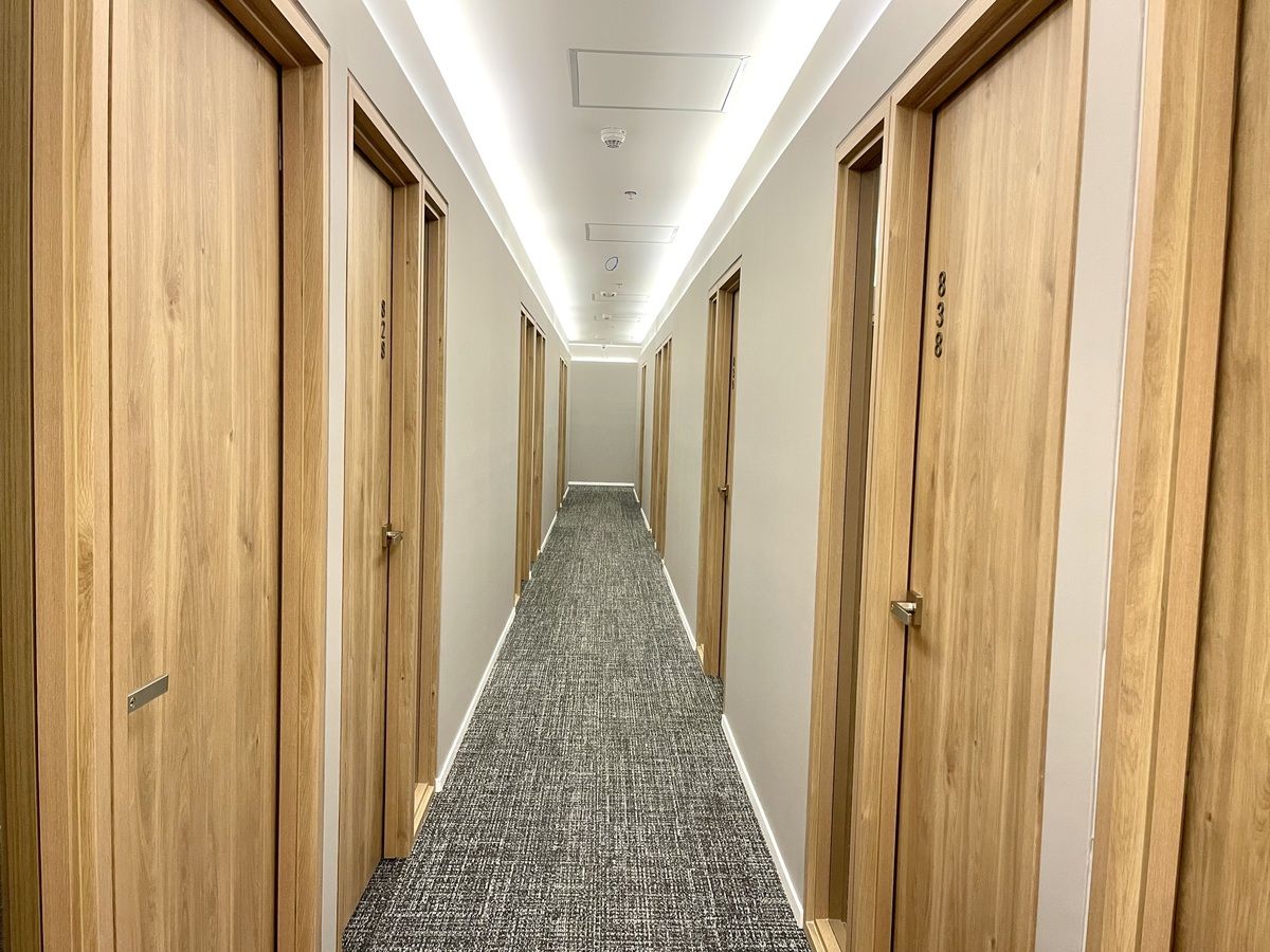 2 de 34: Pasillo oficinas