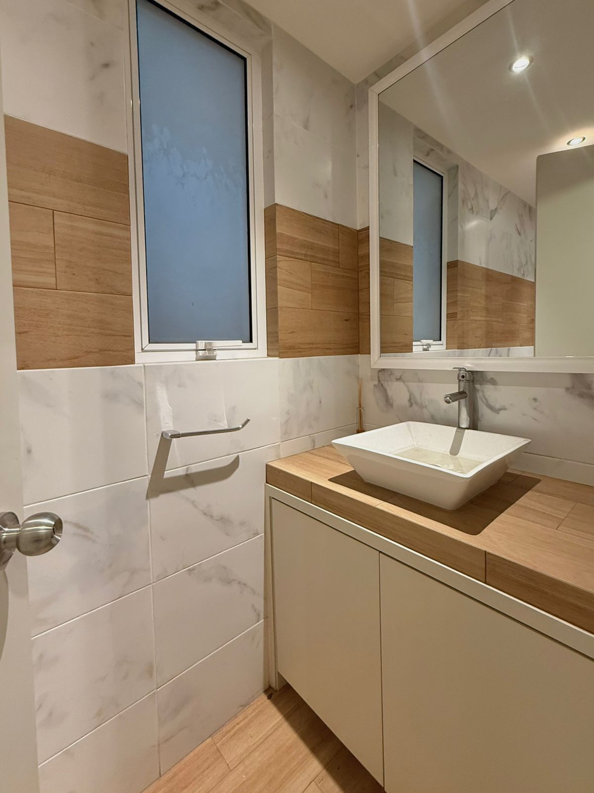 5 of 24: Baño de Vistas