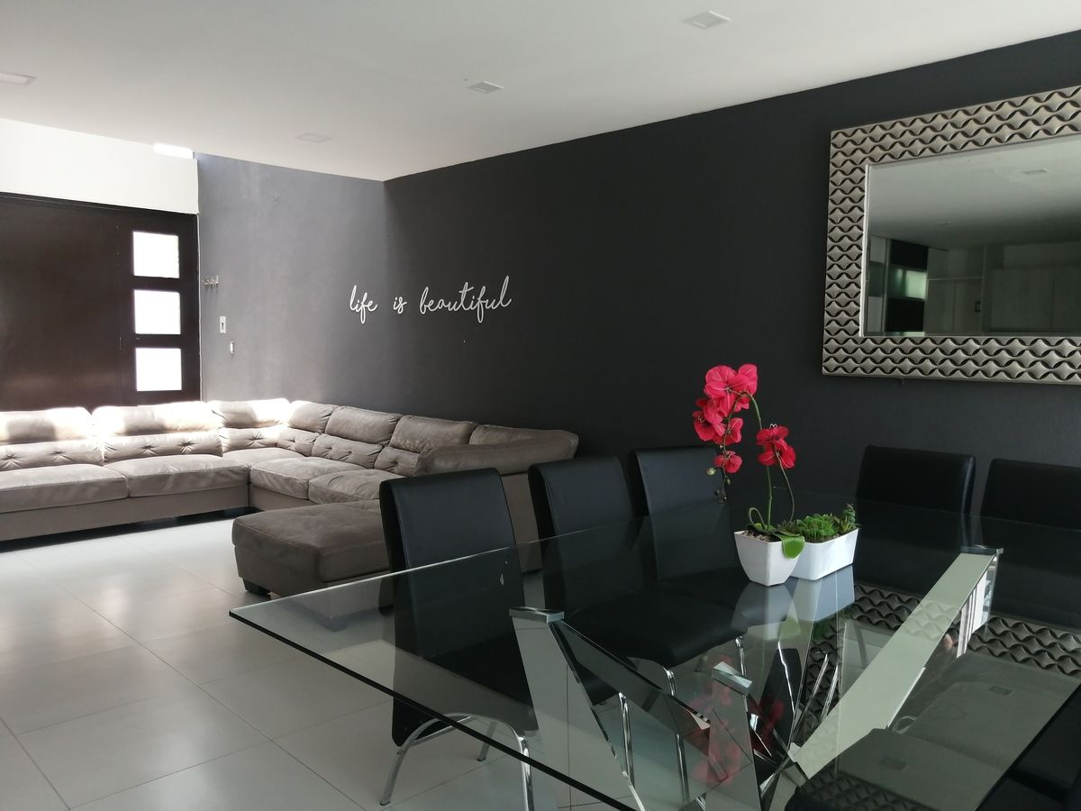 1 of 15: Sala comedor