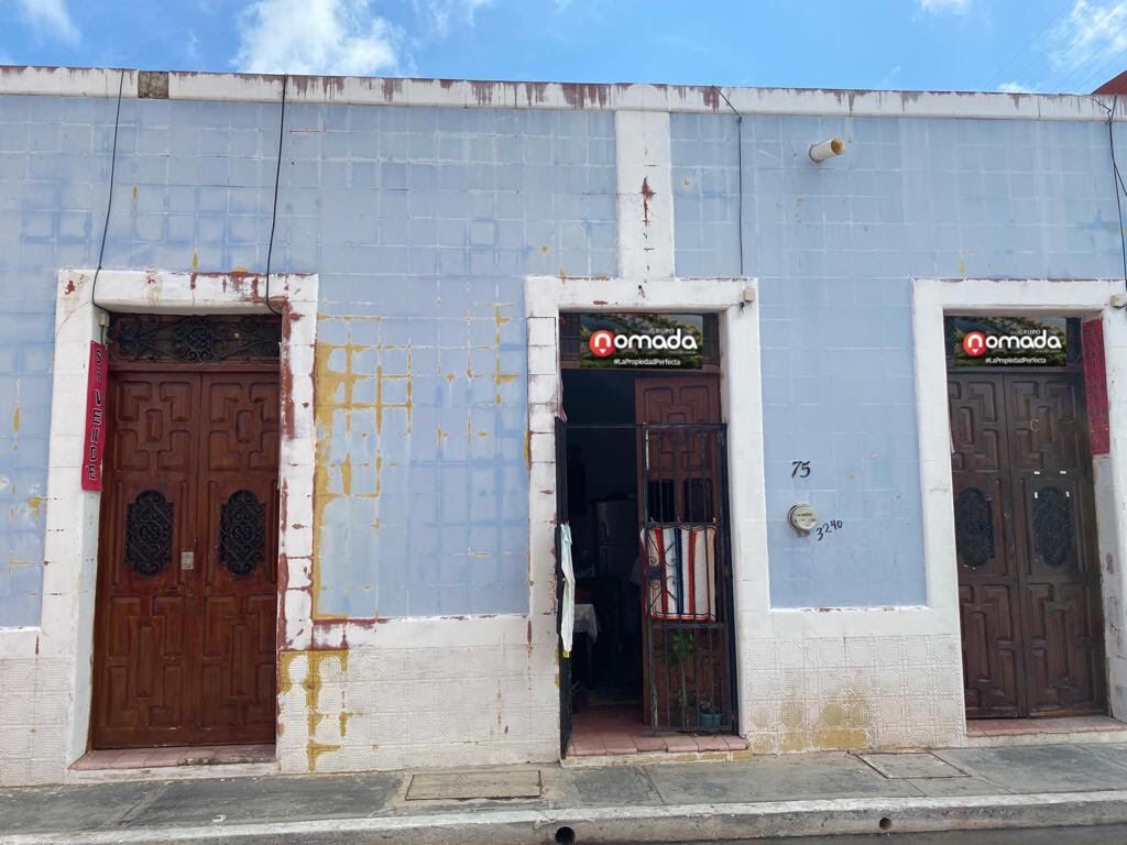 1 of 8: fachada