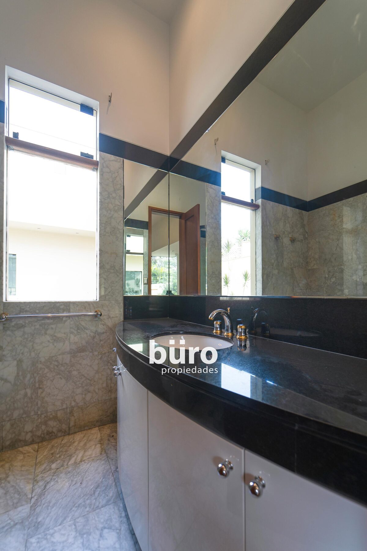 13 de 43: Baño