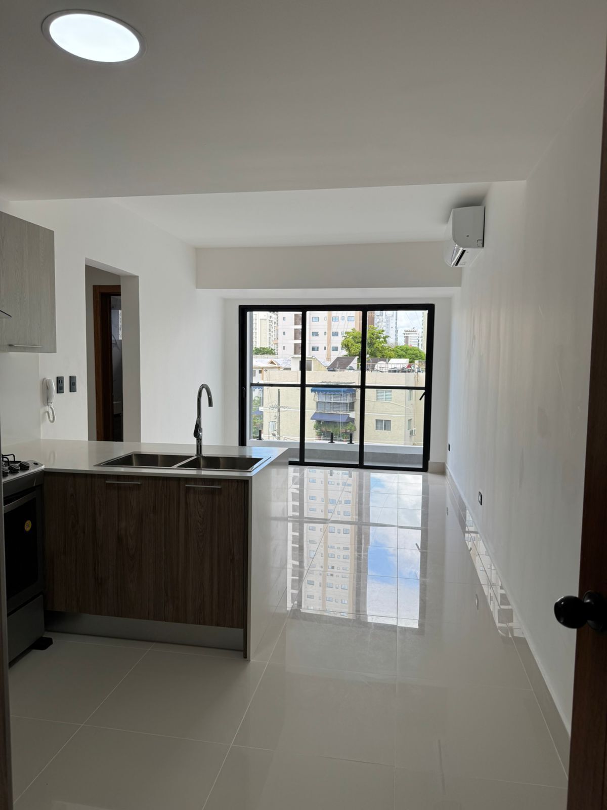 3 of 33: Sala/Cocina