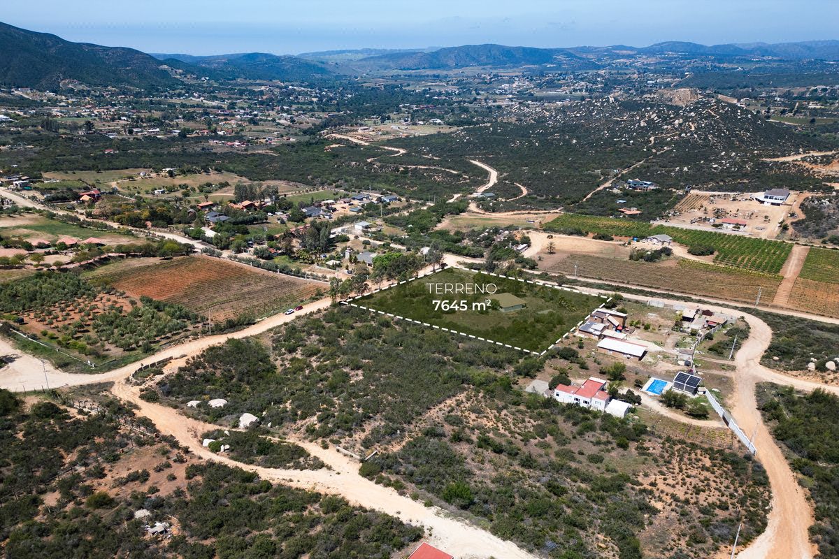Vive el Valle: Propiedad con Casa de Campo y Terreno Listo para tu Proyecto