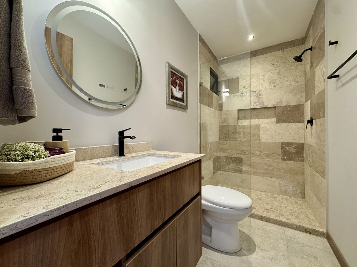 16 de 16: Baño secundario