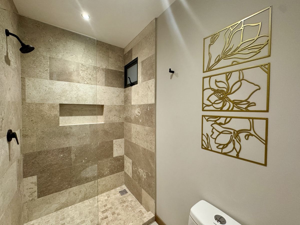 13 de 16: Baño master