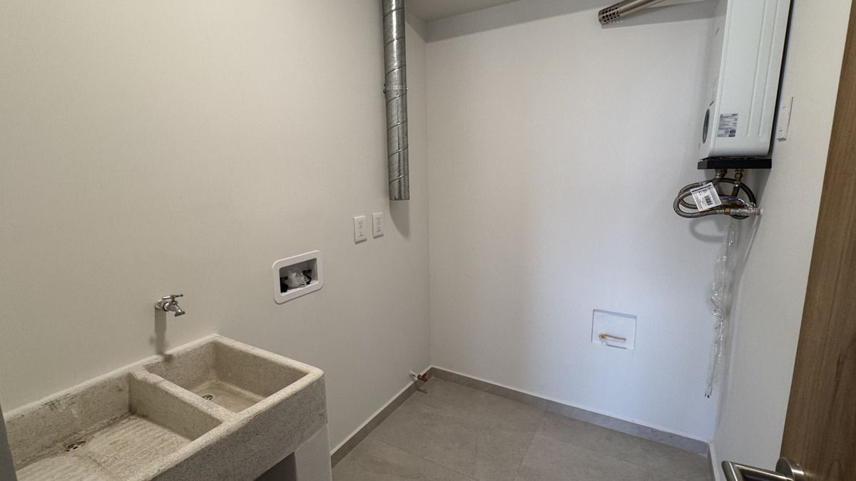 6 of 19: Area de Servicio