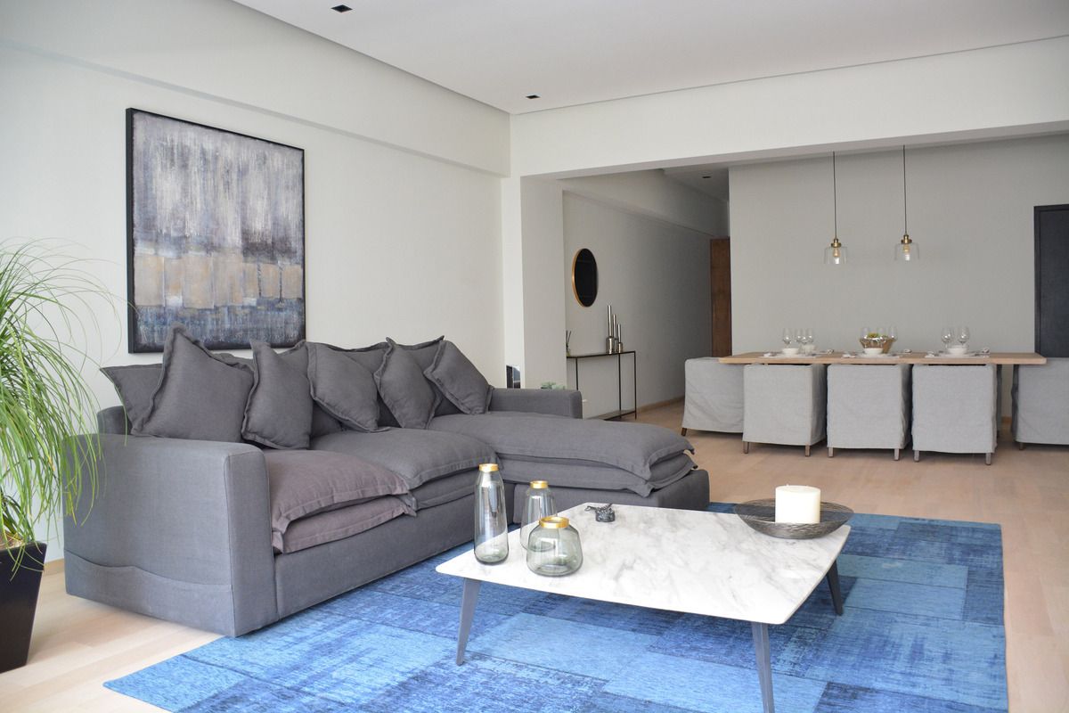 3 de 12: Estancia- comedor con acceso a terraza.