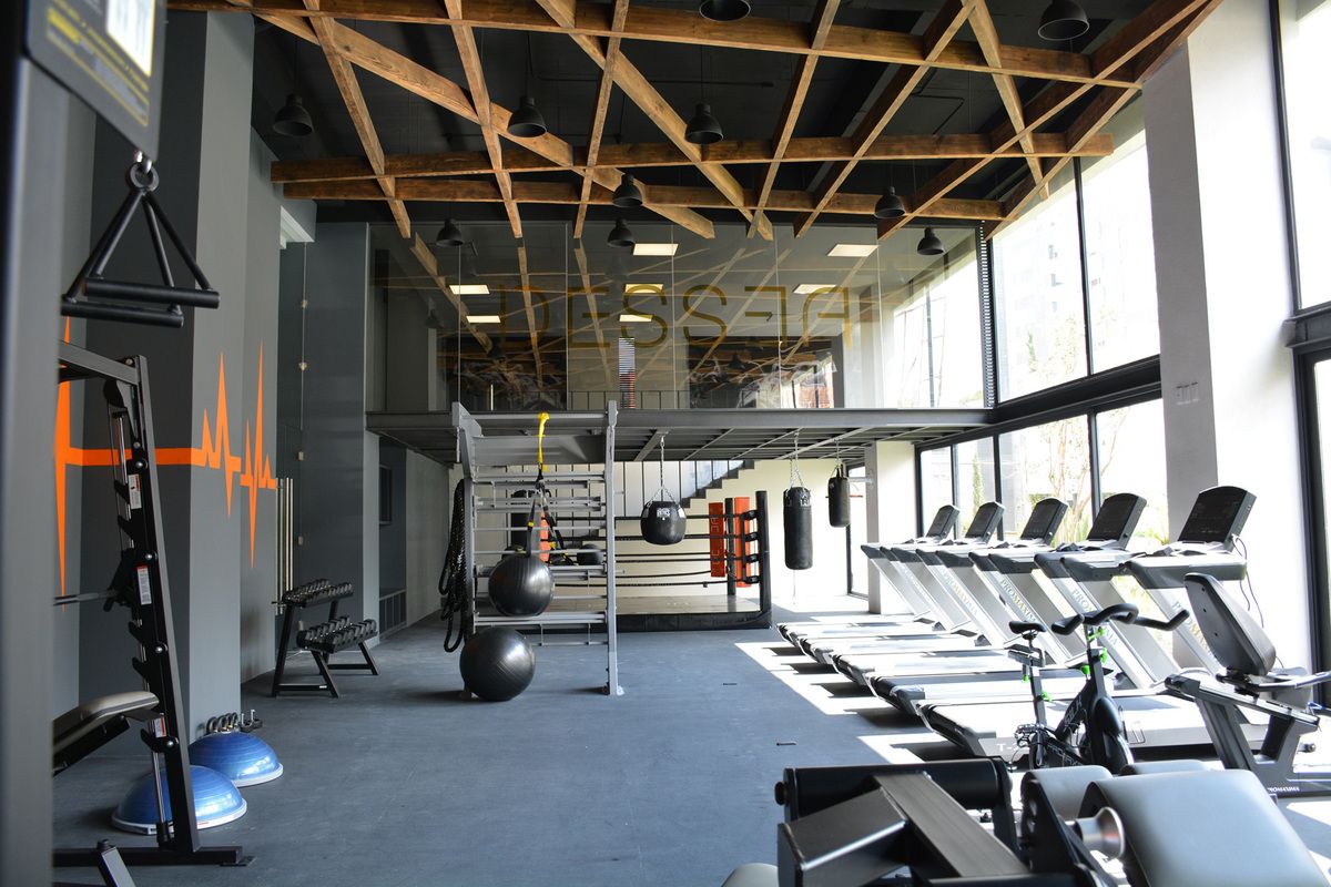 7 de 12: Gimnasio equipado