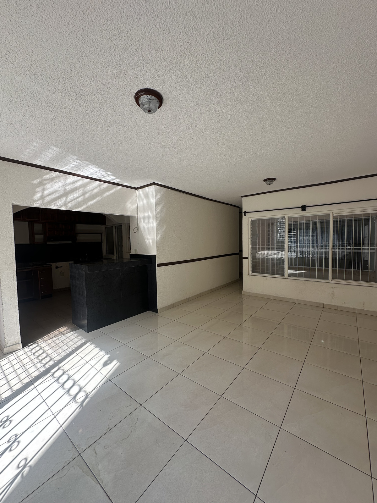 6 of 21: SALA / COMEDOR