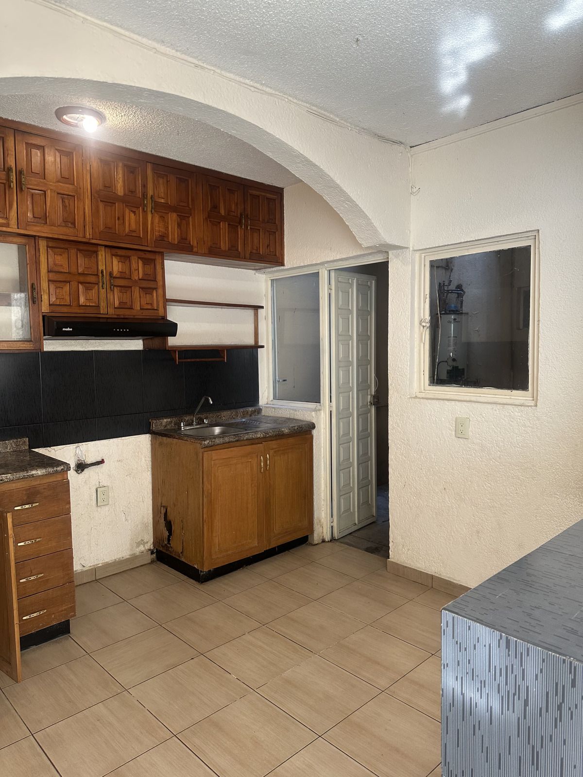 5 of 22: PATIO SERVICIO EN COCINA