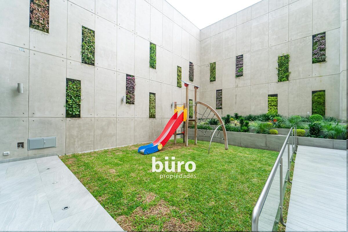 26 de 29: Jardín interno del edificio