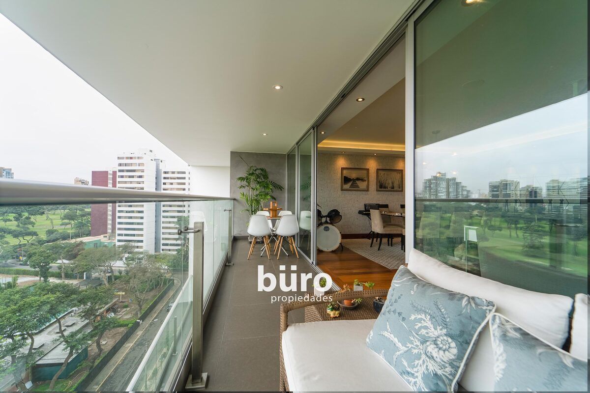 21 de 29: Amplio balcón