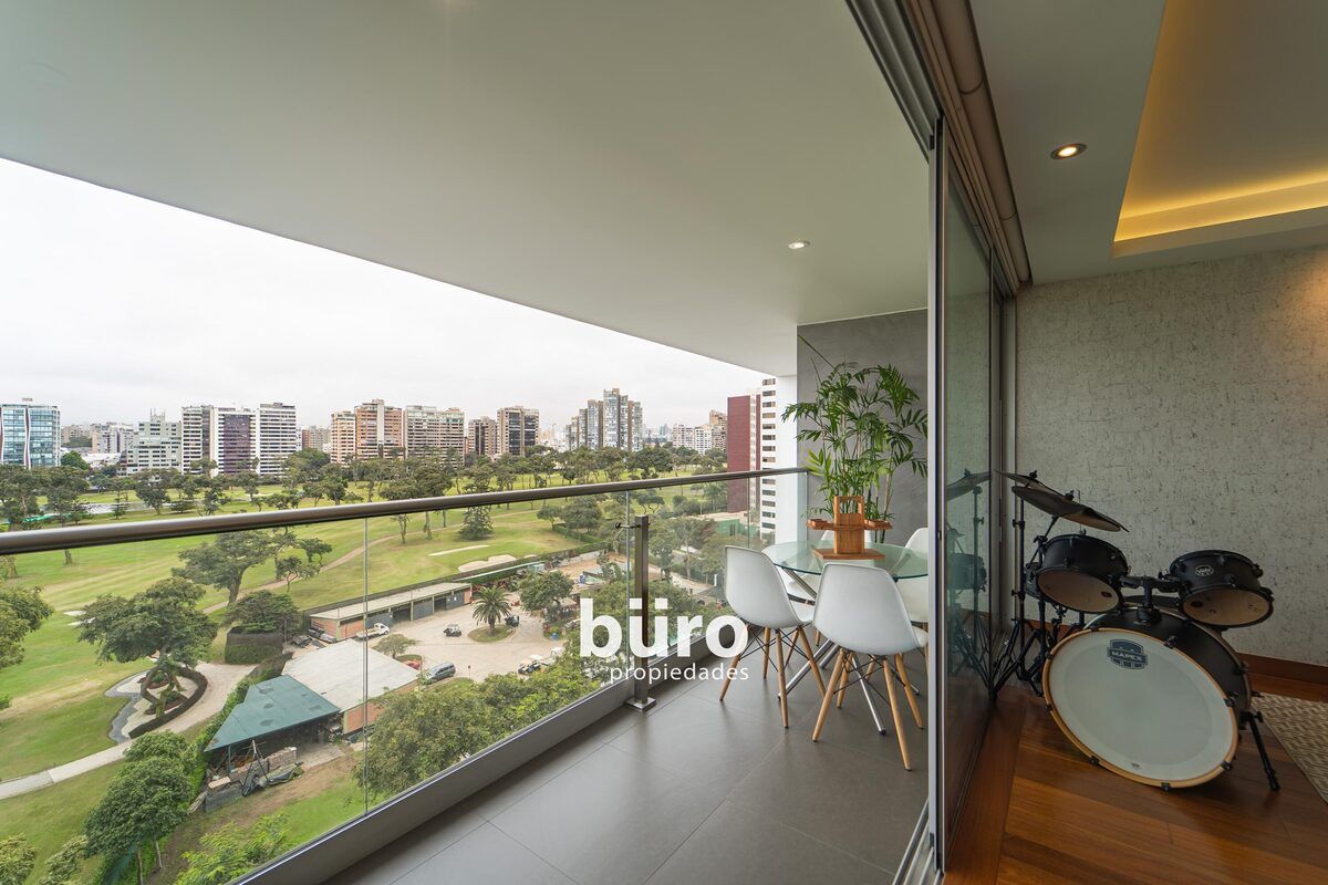 2 de 27: Terraza con vista al Golf