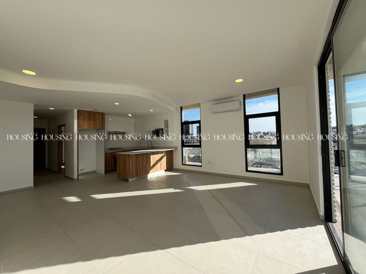 2 de 19: Sala / Comedor