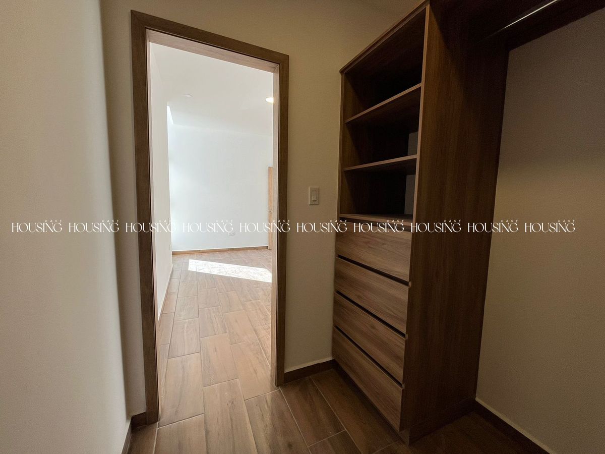 14 de 22: Walking Closet