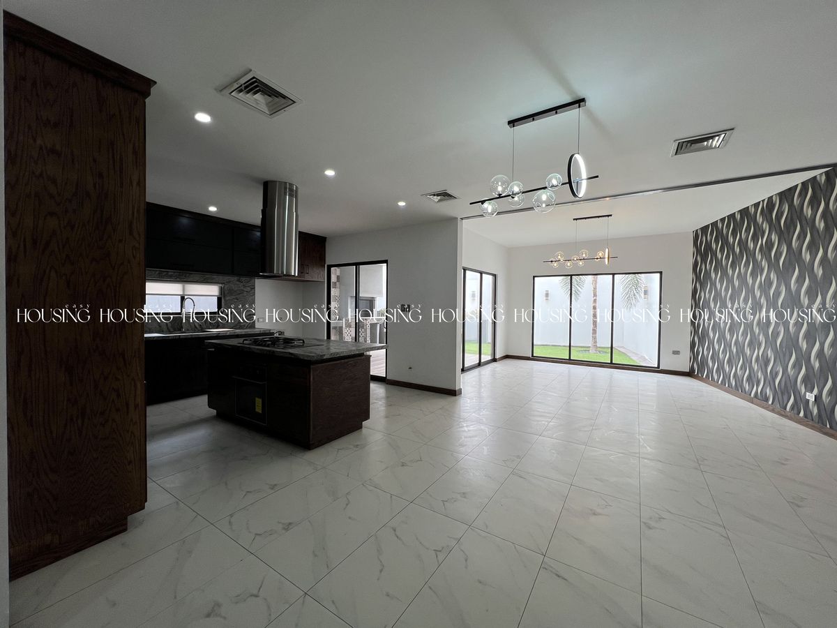4 of 25: Sala / Comedor