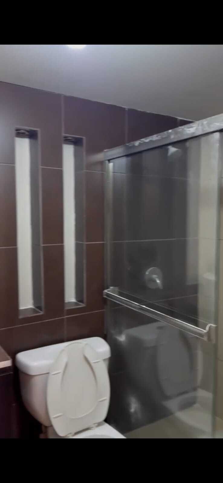 14 of 14: BAÑO EN COMUN