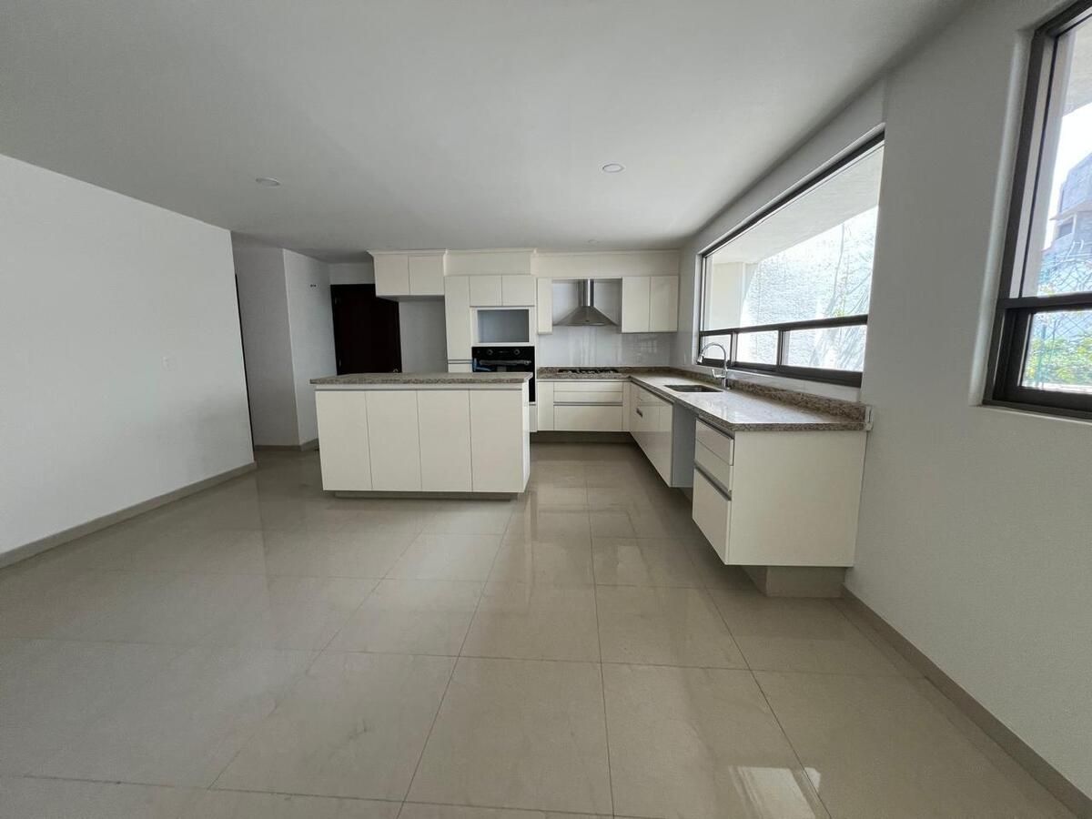 11 of 34: Cocina primer nivel