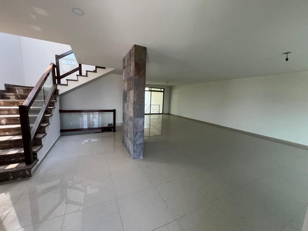 9 of 34: Sala Comedor, primer nivel
