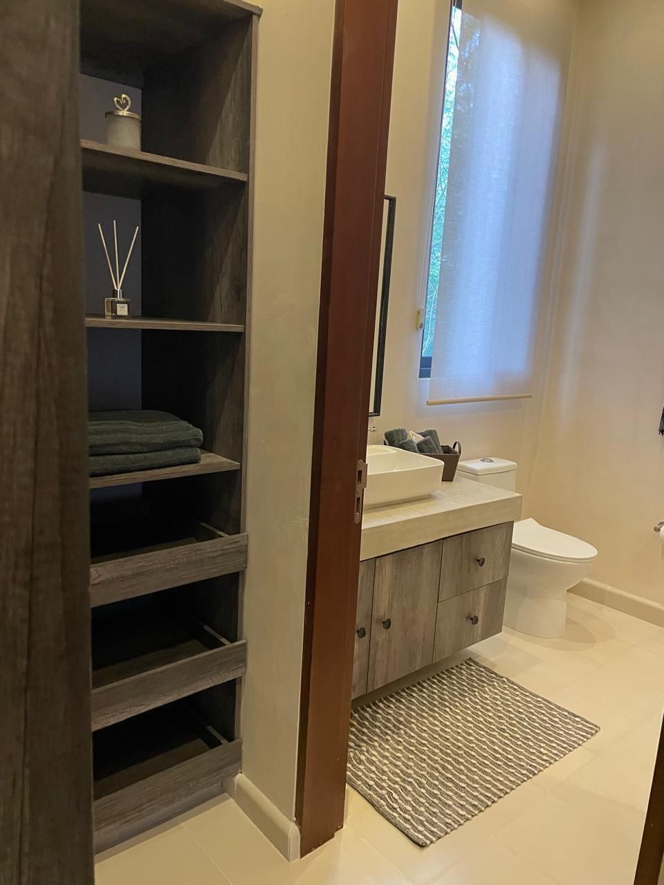 14 de 24: 1/2 BAÑO