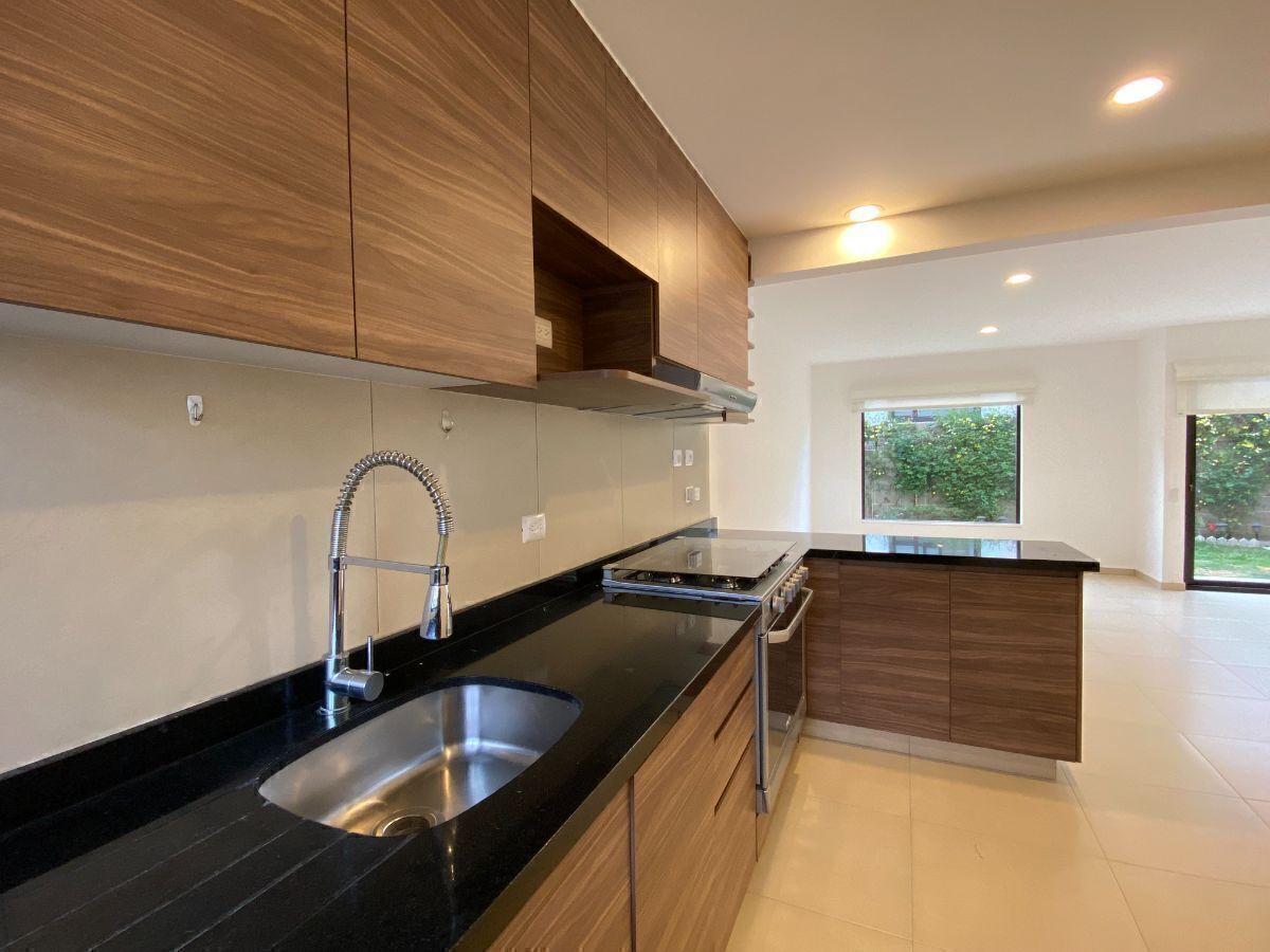 5 of 21: Cocina
